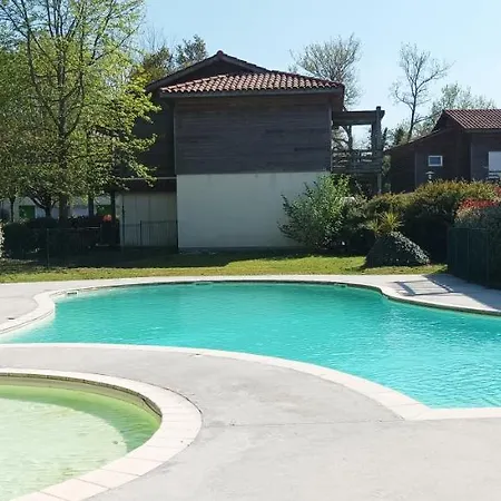 Les Terrasses Vue Lac Et Piscine Aureilhan (Landes)